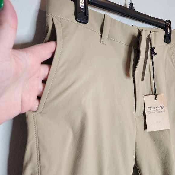 NWT J. Crew 9" Tech Shorts. Khaki. Men's size 29. - Picture 5 of 16
